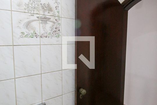 Banheiro 3 de casa à venda com 3 quartos, 250m² em Vila Jacuí, São Paulo