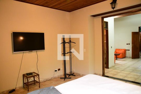 Quarto 1  de casa para alugar com 3 quartos, 347m² em Jardim Santa Paula, Cotia