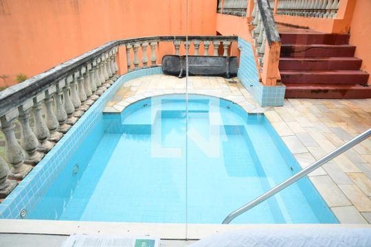 Vista da sala de casa para alugar com 3 quartos, 347m² em Jardim Santa Paula, Cotia