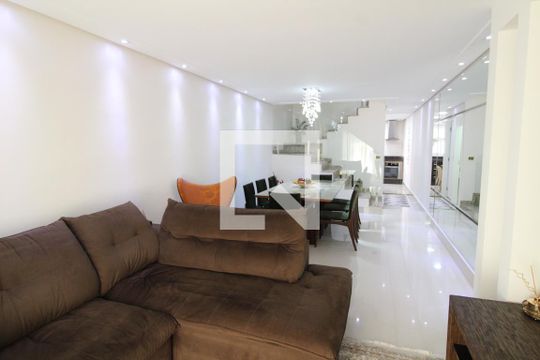 Casa à venda com 3 quartos, 156m² em Vila Ema, São Paulo