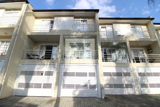 Fachada de casa à venda com 3 quartos, 156m² em Vila Ema, São Paulo