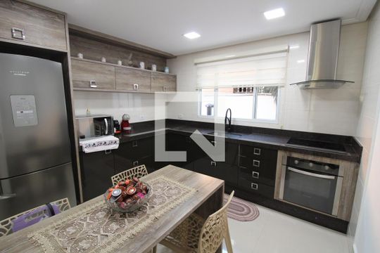 Cozinha de casa à venda com 3 quartos, 156m² em Vila Ema, São Paulo