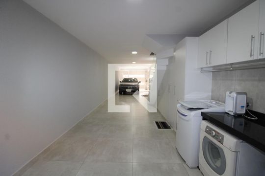 Garagem de casa à venda com 3 quartos, 156m² em Vila Ema, São Paulo