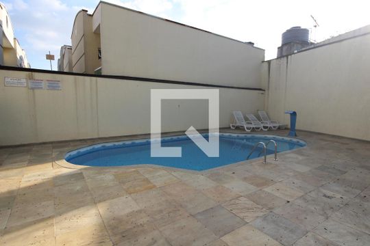 Piscina de casa à venda com 3 quartos, 156m² em Vila Ema, São Paulo