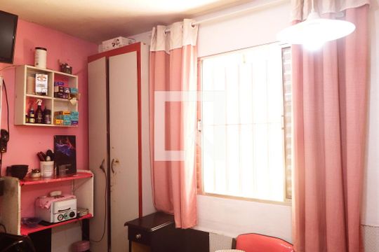 Quarto de casa para alugar com 2 quartos, 130m² em Vila Margarida, São Vicente