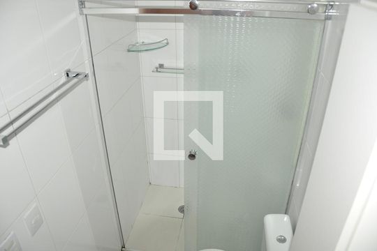 Banheiro  de apartamento à venda com 2 quartos, 57m² em Vila Dom Pedro I, São Paulo