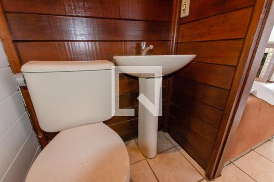Lavabo de casa de condomínio para alugar com 2 quartos, 150m² em Rio Tavares, Florianópolis