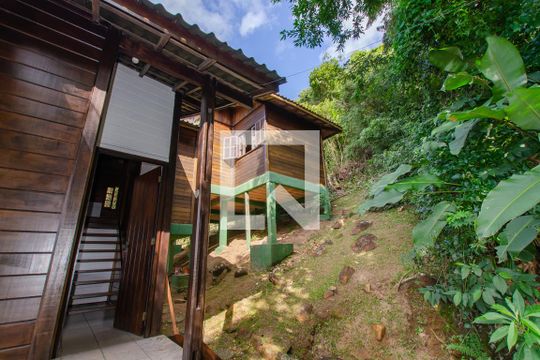 Área externa de casa de condomínio para alugar com 2 quartos, 150m² em Rio Tavares, Florianópolis