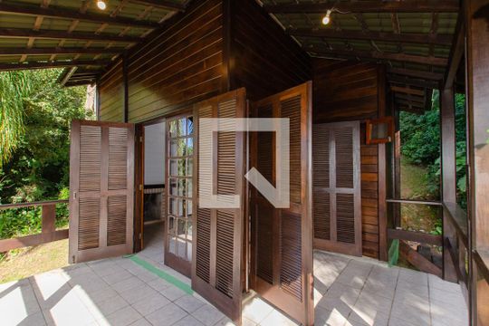 Varanda de casa de condomínio para alugar com 2 quartos, 150m² em Rio Tavares, Florianópolis