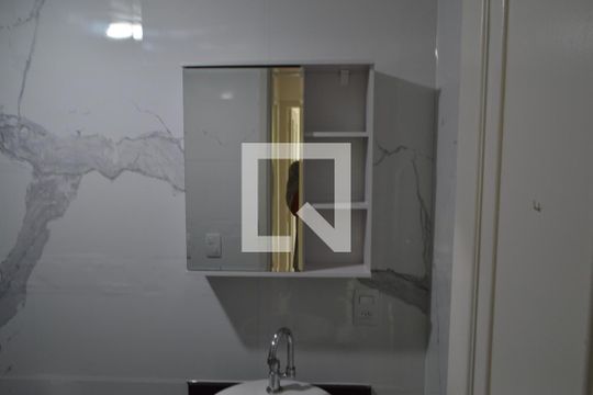 Banheiro de apartamento para alugar com 2 quartos, 60m² em Pechincha, Rio de Janeiro