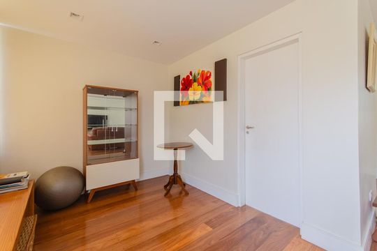 Hall de entrada de casa para alugar com 3 quartos, 240m² em Vila Mariana, São Paulo