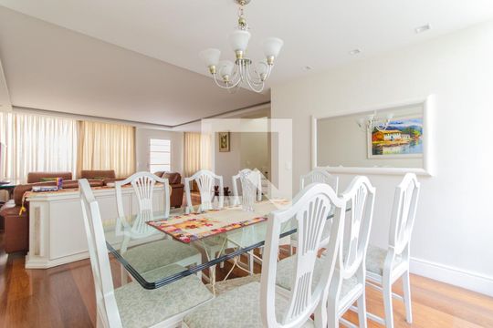 Sala de casa para alugar com 3 quartos, 240m² em Vila Mariana, São Paulo