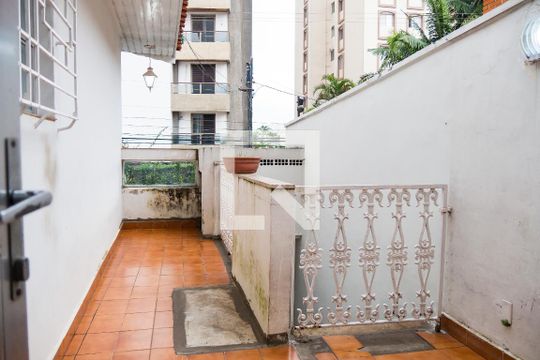 Quintal 1 de casa à venda com 5 quartos, 500m² em Vila Gilda, Santo André