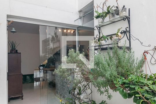 Hall Escada de casa para alugar com 3 quartos, 217m² em Vila Gilda, Santo André