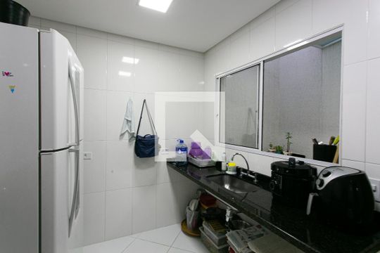 Cozinha de casa de condomínio à venda com 2 quartos, 100m² em Vila Carrao, São Paulo