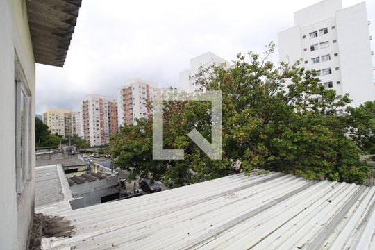 Vista Sala de casa à venda com 1 quarto, 64m² em Jacarepaguá, Rio de Janeiro