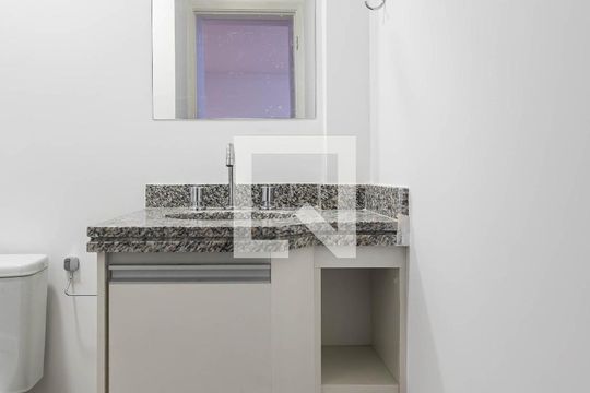 Banheiro de apartamento para alugar com 1 quarto, 46m² em Jardim Paulista, São Paulo