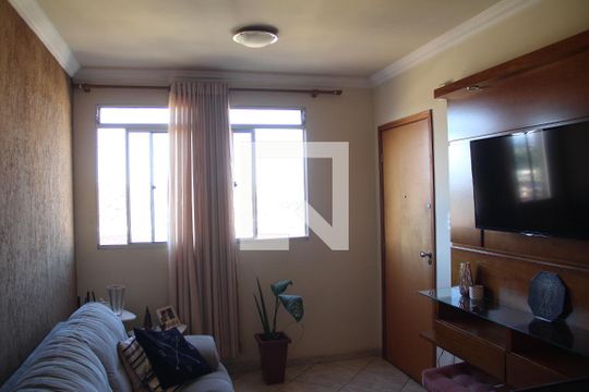 Sala de apartamento para alugar com 2 quartos, 50m² em Novo Riacho, Contagem