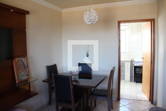 Sala de apartamento para alugar com 2 quartos, 50m² em Novo Riacho, Contagem