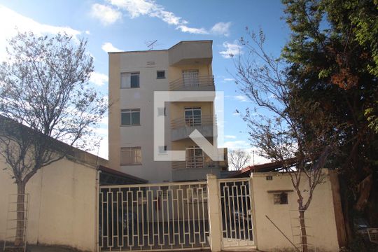 Fachada de apartamento para alugar com 2 quartos, 50m² em Novo Riacho, Contagem