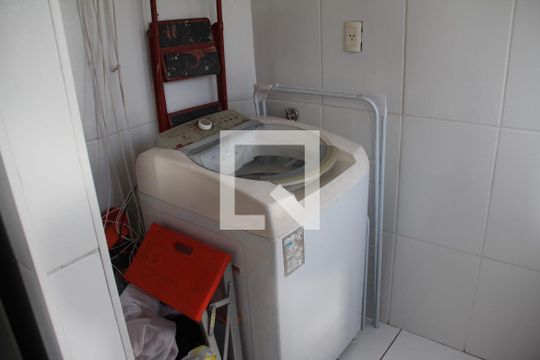 Área de Serviço de apartamento para alugar com 2 quartos, 50m² em Novo Riacho, Contagem