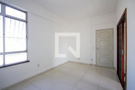 Sala de apartamento para alugar com 2 quartos, 65m² em Centro, São Gonçalo