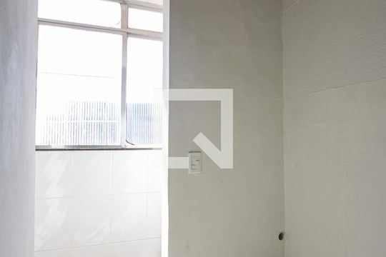 Quarto de Serviço de apartamento para alugar com 2 quartos, 65m² em Centro, São Gonçalo