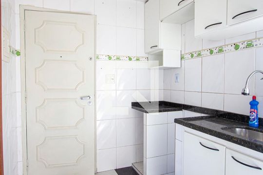 Cozinha de apartamento para alugar com 2 quartos, 65m² em Centro, São Gonçalo