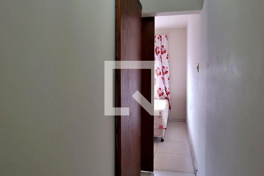 Corredor de casa à venda com 2 quartos, 108m² em Parque Erasmo Assunção, Santo André