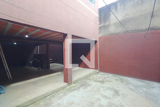 Quintal de casa à venda com 2 quartos, 108m² em Parque Erasmo Assunção, Santo André