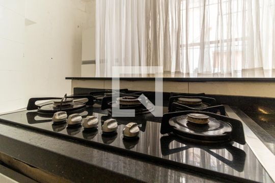 Cozinha - Cooktop de apartamento para alugar com 1 quarto, 40m² em Santa Ifigênia, São Paulo
