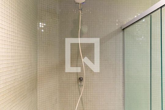 Banheiro - Chuveiro de apartamento para alugar com 1 quarto, 40m² em Santa Ifigênia, São Paulo