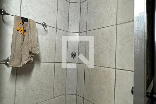 Banheiro  de apartamento para alugar com 2 quartos, 60m² em Marechal Rondon, Canoas