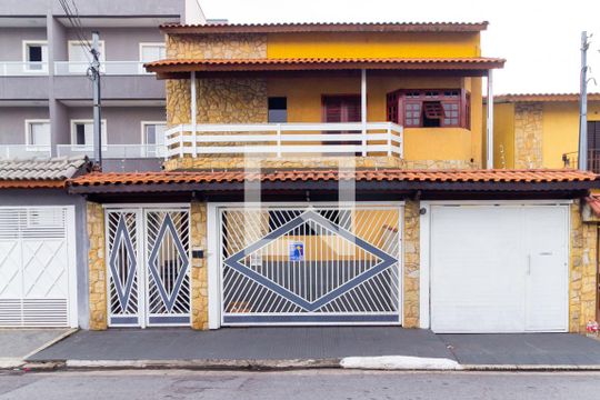 Fachada de casa à venda com 4 quartos, 300m² em Vila Califórnia, São Paulo