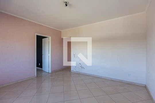 Sala de apartamento para alugar com 2 quartos, 106m² em Baeta Neves, Santo André