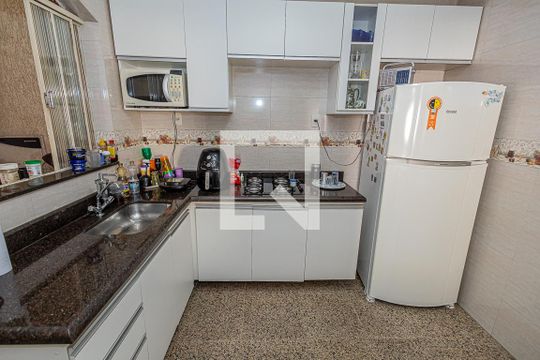 Cozinha de casa à venda com 4 quartos, 360m² em Coqueiros, Belo Horizonte