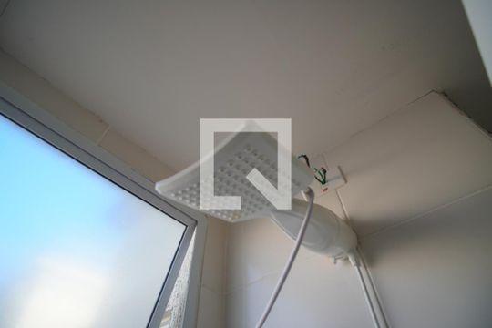 Banheiro de casa à venda com 2 quartos, 50m² em Mário Quintana, Porto Alegre