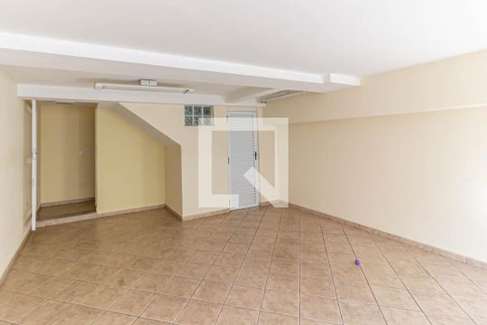 Garagem de casa à venda com 3 quartos, 185m² em Mirandópolis, São Paulo