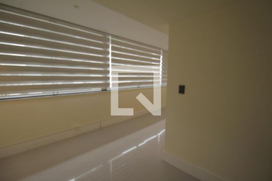 Escritório 2 de apartamento para alugar com 3 quartos, 650m² em Floresta, Porto Alegre