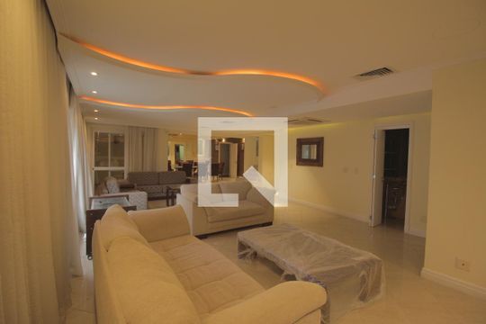 Sala de TV de apartamento para alugar com 3 quartos, 650m² em Floresta, Porto Alegre