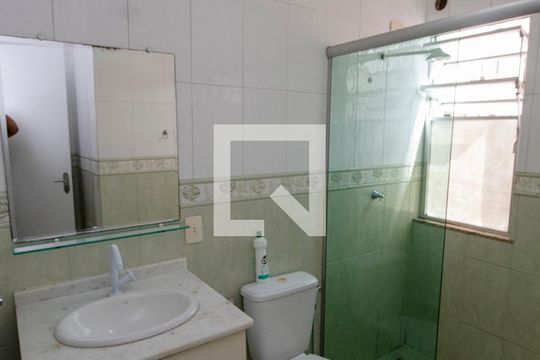 Banheiro de apartamento à venda com 2 quartos, 60m² em Inhauma, Rio de Janeiro