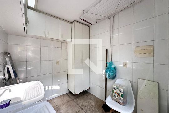 Área de Serviço de casa para alugar com 3 quartos, 198m² em Campo Belo, São Paulo