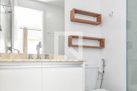 Banheiro do Quarto de apartamento para alugar com 1 quarto, 45m² em Campos Elíseos, São Paulo