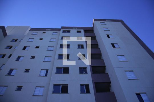 Apartamento para alugar com 3 quartos, 54m² em Panorama, Uberlândia