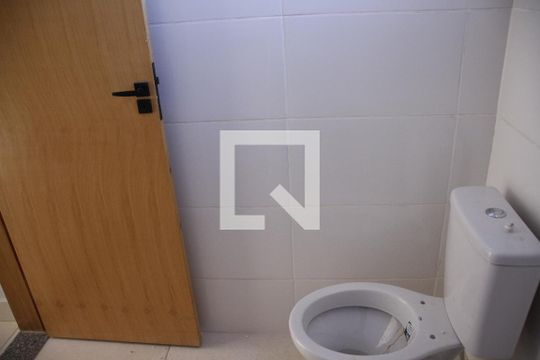 Banheiro de apartamento para alugar com 3 quartos, 54m² em Panorama, Uberlândia