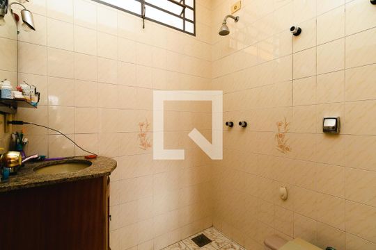 Banheiro da Suíte de casa à venda com 4 quartos, 260m² em Jardim Pacaembu, Jundiaí