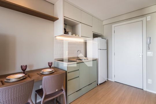 Cozinha de kitnet/studio à venda com 1 quarto, 29m² em Sumaré, São Paulo
