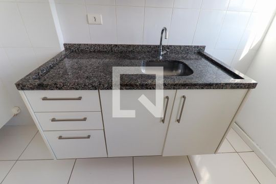 Sala/Cozinha de apartamento para alugar com 1 quarto, 74m² em Cidade Industrial de Curitiba, Curitiba
