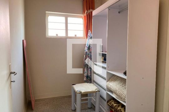 Closet da suíte 1 de apartamento para alugar com 2 quartos, 130m² em Viaru, Sorocaba