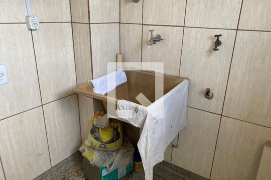Área de Serviço de apartamento para alugar com 2 quartos, 130m² em Viaru, Sorocaba